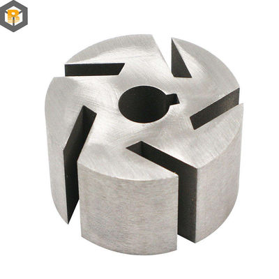 Fabricación de piezas de acero inoxidable, aluminio y titanio para máquinas de enderezado de metales